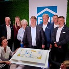35 Jahre EHL: Dieses Jubiläum feiert nicht nur die Geschichte eines Unternehmens, sondern auch die Menschen, Partnerschaften und das Vertrauen in der Immobilienbranche.
   
Ein Unternehmen lebt von den Menschen, die es prägen. Bei EHL ist die Verbundenheit vieler Mitarbeiterinnen und Mitarbeiter deutlich spürbar.
  
Auch Kundinnen und Kunden schätzen EHL als verlässlichen Partner. 
 
Viele Wegbegleiter verbinden mit Michael Ehlmaier nicht nur Professionalität, sondern auch persönliche Wertschätzung.
 
Zum Jubiläum gibt es zahlreiche Glückwünsche aus der Branche. Sie zeigen, welchen Stellenwert EHL und Michael Ehlmaier über die Jahre aufgebaut haben. 
 
35 Jahre EHL – ein Abend voller Rückblicke, Anerkennung und Zuversicht. 
===========================

Stefan Wernhart  Geschäftsführer, EHL Gewerbeimmobilien
Daniel Riedl   Immobilienmanager
Wolfgang Scheibenpflug Geschäftsbereichsleiter Immobilien- und Standortmanagement, Flughafen Wien
Filip Rosa   CEO, ATL Immoinvest Group
Irene Rief-Hauser  Inhaberin & Geschäftsführerin, FEINE IMMOBILIEN
Sabine Müller  Vorständin, Wien 3420 aspern Development AG
Wolfdieter Jarisch  Vorstand und Gesellschafter, S+B Gruppe
Andreas Holler  Geschäftsführer, BUWOG Group
Stefan Brezovich  Vorstand, ÖRAG
Karina Schunker  Geschäftsführerin, EHL Wohnen
Peter Karl   CEO, ERSTE Immobilien KAG
Markus Mendel  Geschäftsführer, EHL Investment Consulting
 Roland Schmid  Gründer & Geschäftsführer, IMMOunited
Matthias Marhold  COO CEE, RWA Raiffeisen Ware Austria
Gerald Beck   Geschäftsführer, Bundesimmobiliengesellschaft
Michael Zöchling  Eigentümer & Geschäftsführer, ZOECHLING RE
Michael Ehlmaier  Geschäftsführender Gesellschafter, EHL Immobilien Gruppe
Katrin Gögele-Celeda Country Managerin Austria & Adriatic, CPI Europe