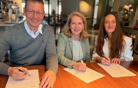 Unterzeichnung Positionspapier vlnr: Dirk Otto, Doris Bele, Martina Reinholz