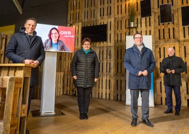 Wirtschaftslandesrat Jochen Danninger,ÖBB-Vorständin Silvia Angelo, ecoplus Aufsichtsrätin LAbg. Bgm. Michaela Hinterholzer, Bürgermeister Amstetten Christian Haberhauer und ecoplus Geschäftsführer Helmut Miernicki (v.l.n.r.)