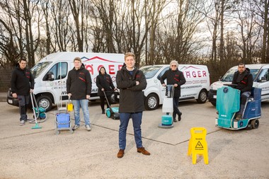 Für Geschäftsführer Thomas Jäger (Mitte) und sein Team zählt stets die Prämisse „JÄGER bringt Qualität ins Haus!“