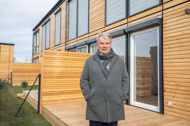 Hans Peter Haselsteiner mit seinen Landzinshäusern 