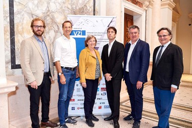 Von links nach rechts: Sebastian Schindler, Wolfgang Kradischnig, Susanne Schindler, Thomas Hoppe, Günther Sammer, Harald Meixner