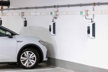 240 E-Ladepunkte an 16 Standorten durch Payuca & Verbund