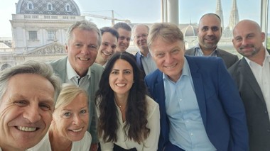 Das Signing zwischen Deka und DLH	