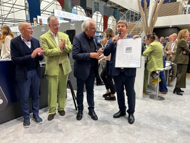  v. l. n.r. abgebildet: Christoph Kohl, CKSA Stadtplaner Architekten, Thomas Kraubitz, Buro Happold, DGNB Senior Auditor, Prof. Alexander Rudolphi, DDGNB-Präsidiumsmitglied und Stephan Allner, Geschäftsführer DIE WOHNKOMPANIE Berlin