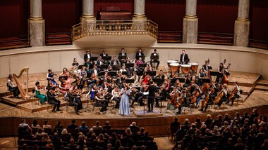 Das EHL Benefizkonzert kommt jenen zugute, die oft am Rand der öffentlichen Aufmerksamkeit stehen: Menschen in ihrer letzten Lebensphase