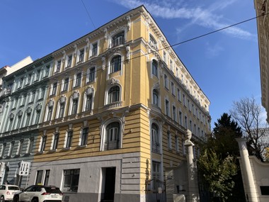 Das Eckhaus im 9. Wiener Bezirk ist eines von vier verkauften Objekten