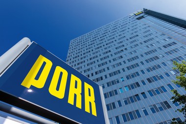 DIe Pore steigt in den ATX auf.