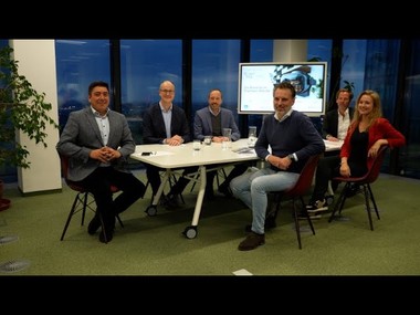 Die Digitalisierung hat die Immobilienbranche erfasst – und sie verändert, wie wir arbeiten, kommunizieren und Wissen nutzen.

Immer mehr Unternehmen erkennen das Potenzial digitaler Prozesse – von smarter Verwaltung bis zu innovativen Tools im Projektalltag. 

Neue Softwarelösungen und Anwendungen machen die Arbeit schneller, präziser und transparenter.

Große Chancen liegen im Wissensmanagement – dort, wo Erfahrung zu Daten wird und Daten zu greifbarem Mehrwert.

Der digitale Wandel ist mehr als Technologie – er ist Haltung.
Wer ihn aktiv gestaltet, schafft die Basis für Innovation, Effizienz und nachhaltigen Fortschritt in der Immobilienwirtschaft.

=================================================
Im Interview:
Nora Kahlig          Geschäftsführerin, CONTHAUS 
Maximilian Goll  Agenturleiter, epmedia
Robin Kalandra  Immobililienmakler, KALANDRA Immobilien 
Stefan Kalt          Geschäftsführer, Justimmo
Jörg Buß         Vorstand, DREA Digital Real Estate Association