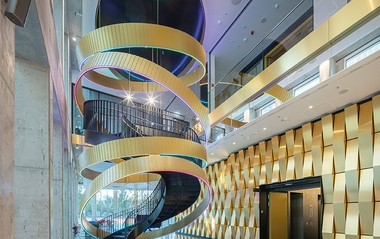 Shared Lobby_ Showtreppe des nhow Frankfurt 