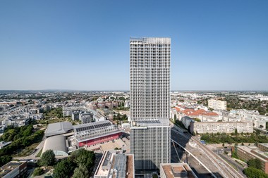 VIENNA-TWENTYTWO_Tower Homes_Offices_Seelig.jpg