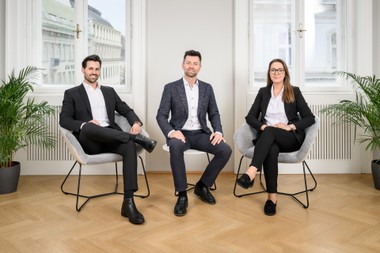 Mit 1. Februar 2026 treten Martina Sauer und Matthias Lippert-Primus in die Geschäftsführung der Decus Immobilien