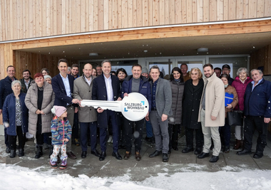 Mit der Übergabe hat die Salzburg Wohnbau den zweiten Bauabschnitt des Projekts „Haus der Generationen“ in Rauris fertiggestellt
