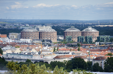 In der Brambillagasse 20 in Wien-Simmering entstehen derzeit vier moderne Stadthäuser