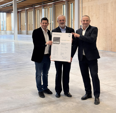 V.l.n.r.: Paul Grassel / Geschäftsführer von IG Immobilien, Peter Engert / Geschäftsführer der Österreichischen Gesellschaft für Nachhaltige Immobilienwirtschaft (ÖGNI) und Hubert Vögel, Geschäftsführer von IG Immobilien