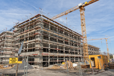 Steigende Baukosten beeinflussen weiterhin die Kalkulation neuer Wohnbauprojekte.