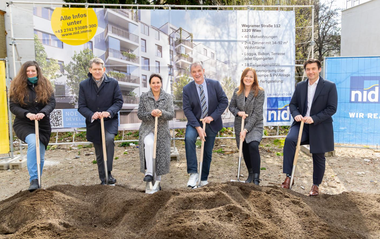 NID setzt gemeinsam mit den Projektbeteiligten und dem stellvertretenden Bezirksvorsteher,
Karl Gasta, den Spatenstich für 40 neue Mietwohnungen in der Wagramer Straße 112 in Wien
Donaustadt