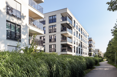 Wachstum trotz Krise: Nach dem leichten Rückgang im Vorjahr steuert der deutsche Wohnungsmarkt 2026 laut eXp-Prognose auf einen neuen historischen Höchststand zu.