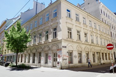 Das Zinshaus in der Kandlgasse 1 