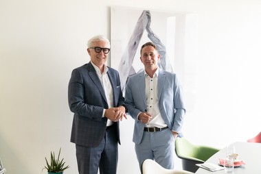 Robert Grüneis, Vorstand der Wien 3420 aspern Development Ag, und Aramis Glück, Geschäftsführer von immo 360 grad. 