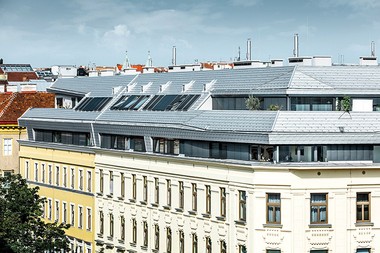 Dachgeschoßbau in der Goldschlaggasse, Ecke: Neunaugürtel