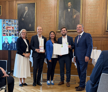 v.l.n.r: DI Regina Plas / Wirtschaftskammer Wien; Gabriel Brandstetter / COO Wohnio; Marlene Schuster / ÖSW; Kevin Bauer-Hentschke / Gründer & CEO Wohnio; Walter Ruck / Präsident Wirtschaftskammer Wien