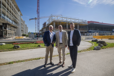 v.l.n.r. Mag. Christoph Andexlinger (SES-CEO und Europark-Geschäftsführer), Mag. Marcus Wild (Spar Immobilienvorstand), Mag. Manuel Mayer (Europark-Center-Manager)  