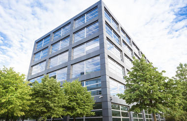 Newmark-Analyse: Zu niedriger Rendite-Spread bremst Büroinvestmentmarkt