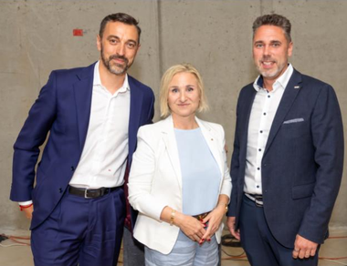 Sebastian Unger, Marion Weinberger-Fritz, Geschäftsführerin der Raiffeisen Vorsorge Wohnung (RVW) und Mario Hameseder