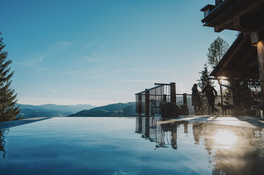 Klimawandel verändert den Luxusimmobilienmarkt: Höhere Lagen, Alpenseen und energieautarke Architektur werden zu den neuen Gewinnern.