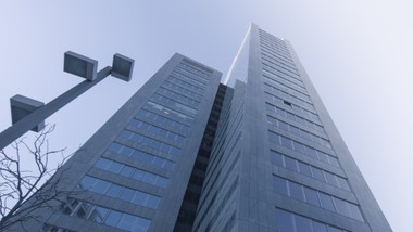 Modesta Real Estate vermittelt 450 m² im Ares Tower