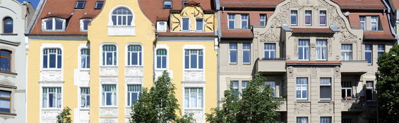 Bestandsimmobilien rücken stärker in den Fokus: 2025 stiegen Transaktionen und Preise vor allem im Wohnsegment moderat an.